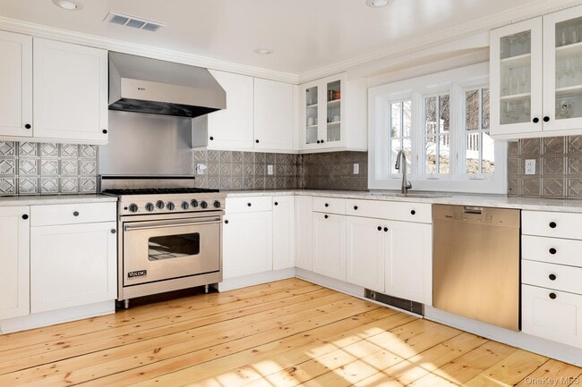 Building Photo - 291 Roaring Brook Rd