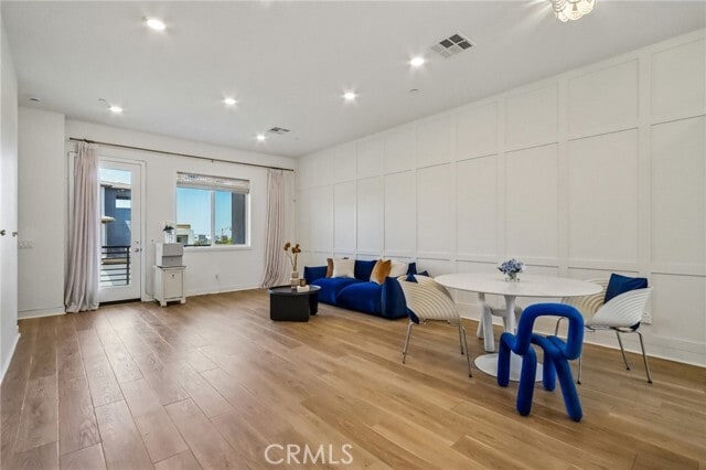 Building Photo - 275 Sash