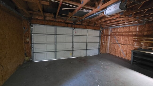 Building Photo - Studio garage apartment