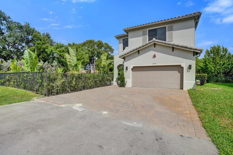 Building Photo - 13145 Addilyn Ct