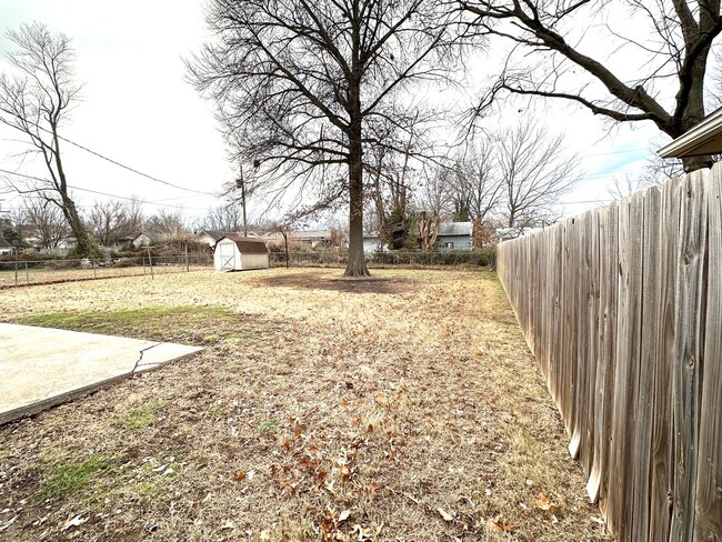 Building Photo - NEWLY REMODELED 3 BEDROOM 1 BATH IN WEBB C...