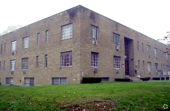 Building Photo - Claridge Bell