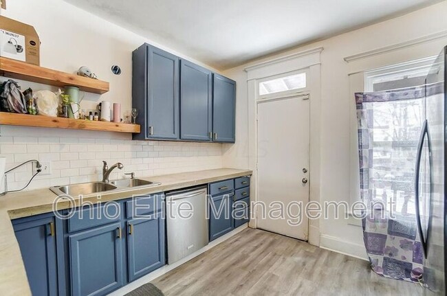 Building Photo - 890 Studer Ave