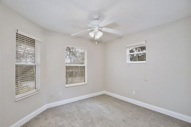 Building Photo - AGENT SHOWINGS ONLY! Stunning 3/2.5 Corner Unit Townhome with a Spacious 2 Car Garage in the Gate...