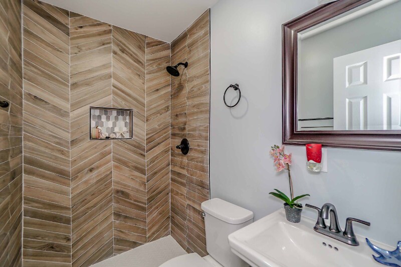 Building Photo - 717 Watson Ave