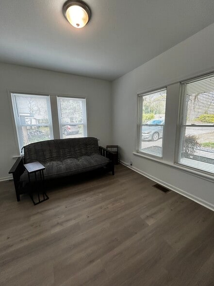 Livingroom - 2809 7th St SW