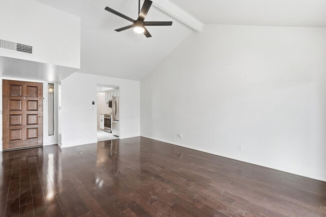 Building Photo - 715 W Boxelder Pl