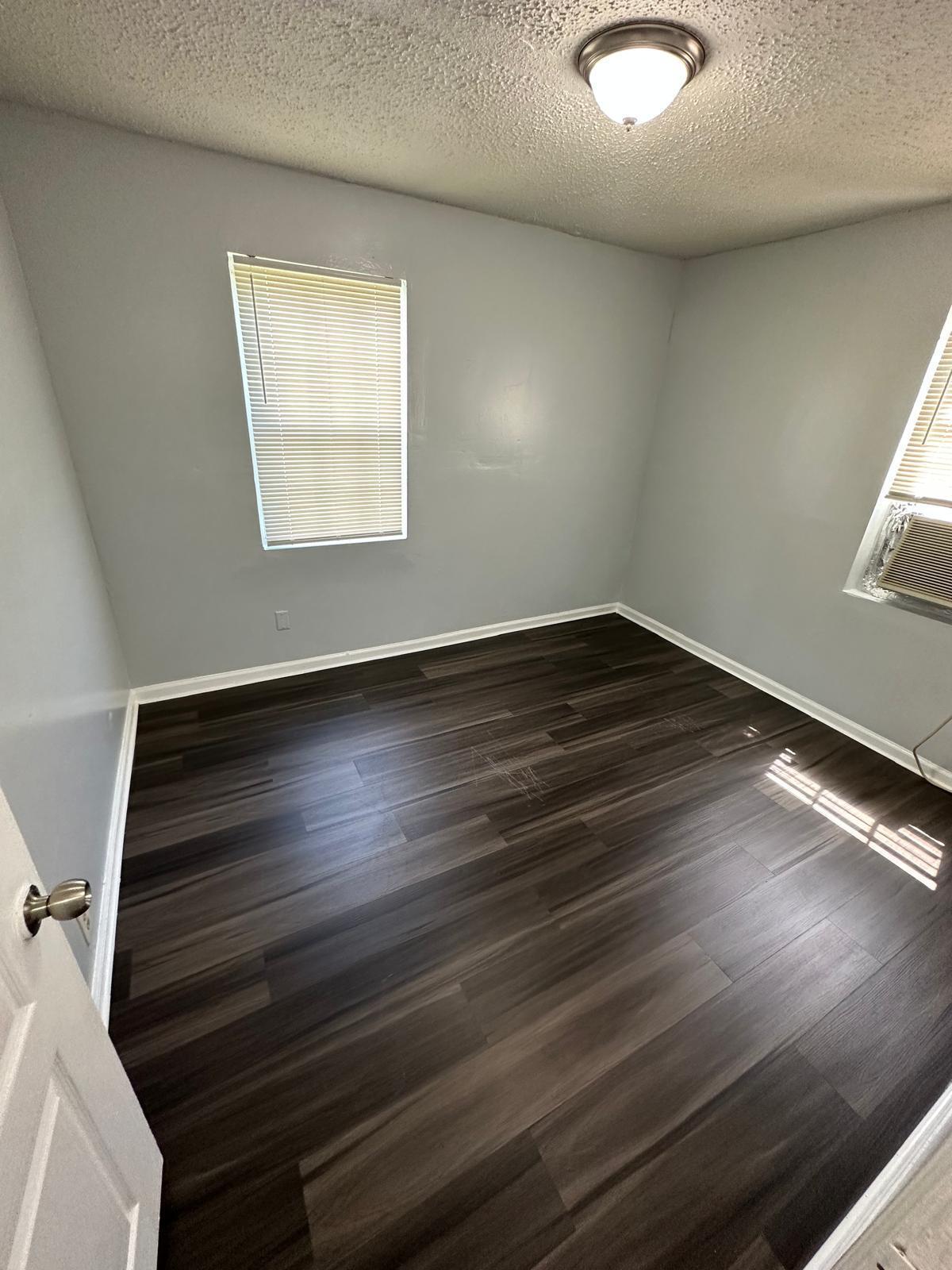 Building Photo - 1528 Mount Herman St