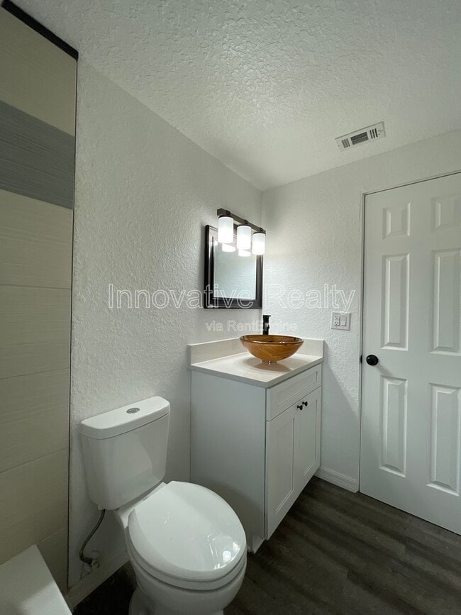 Building Photo - 162 Water St