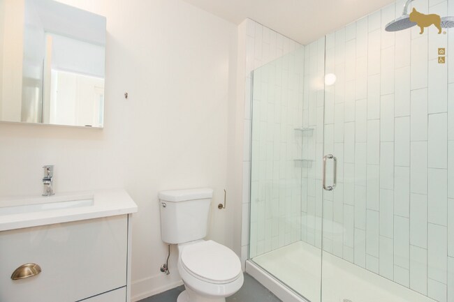 Building Photo - 41 E Adams St