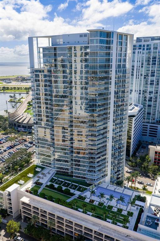 Building Photo - 175 1st St S