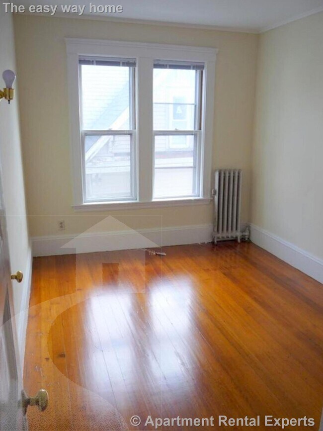 Building Photo - 18 Sanborn Ave