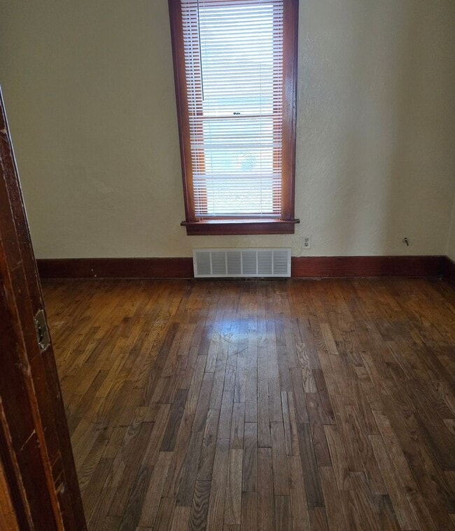 Building Photo - 1829 Norman Ave