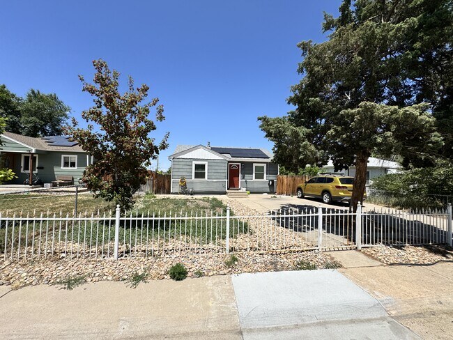 Building Photo - 2745 W Archer Pl