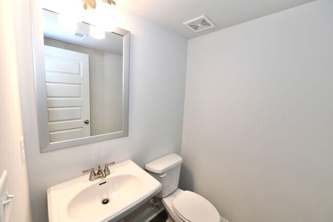 Building Photo - 574 Amarante Cir