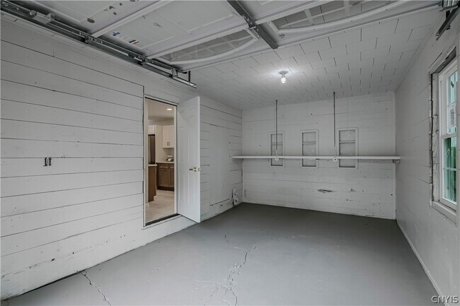 Building Photo - 8 Terrace Hill Dr