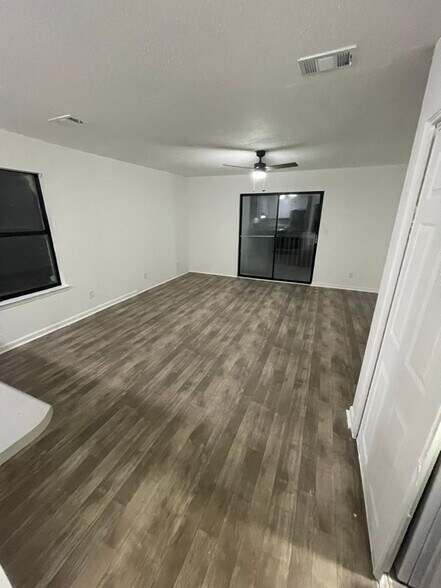 Building Photo - 10163 Guidy Ln