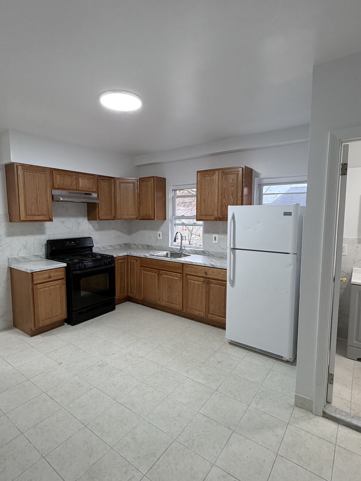 Building Photo - 349 Willow St