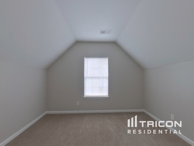 Building Photo - 712 Perth Dr