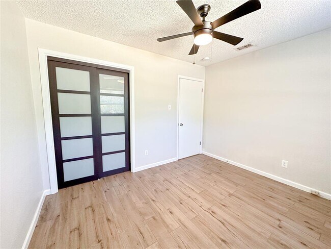 Building Photo - 11513 Whitewing Ave