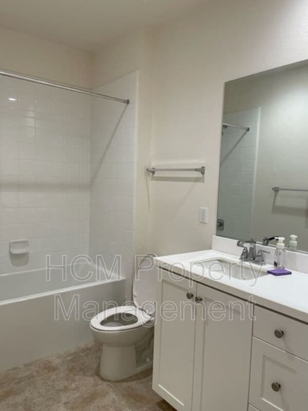 Building Photo - 59 Henson