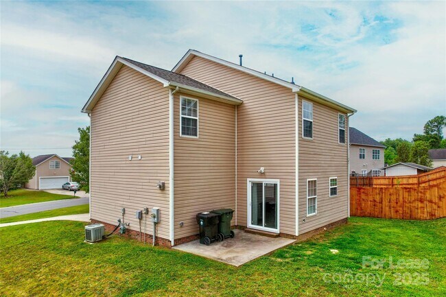 Building Photo - 915 Harbour View Cove NE