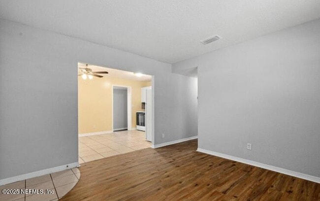 Building Photo - 10588 Airport Terrace Dr
