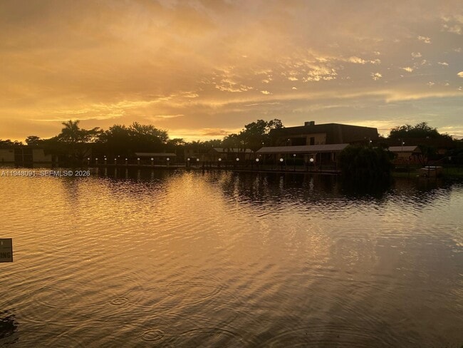 Building Photo - 412 Briarwood Cir