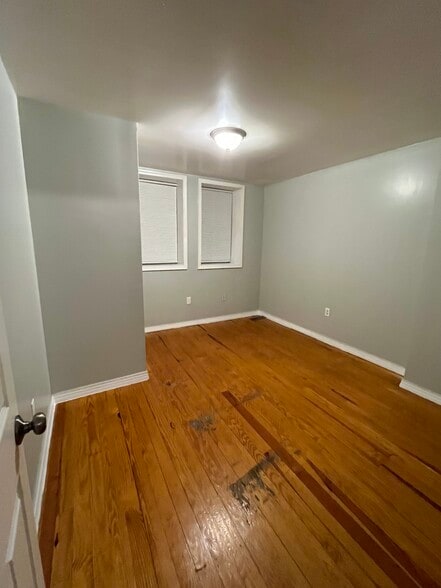 Building Photo - 4900 Walton Ave