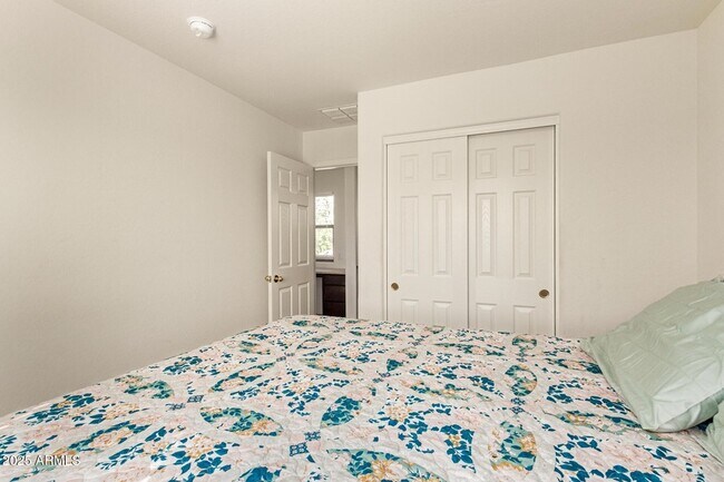 Building Photo - 11849 N 147th Dr