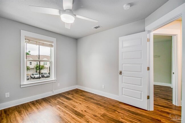 Building Photo - 230 N De Villiers St