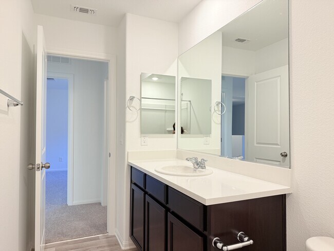 Building Photo - 6038 Swift Lariat St