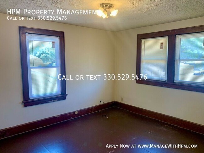 Building Photo - 1525 Miami Ct NE
