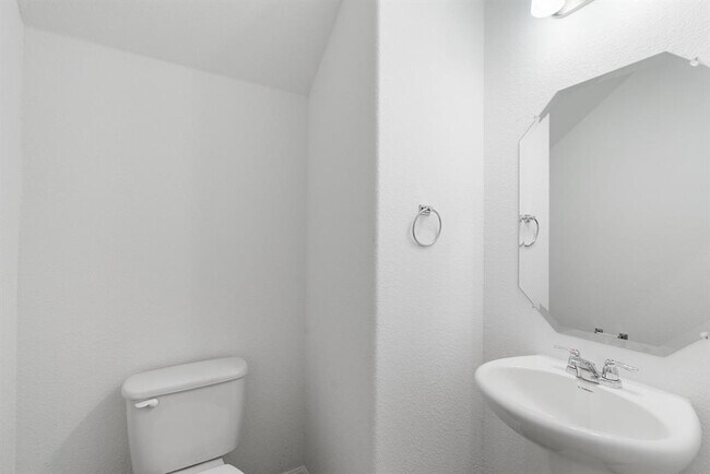 Building Photo - 405 Staunton Dr