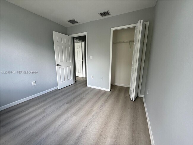 Building Photo - 2458 SE 15th Pl