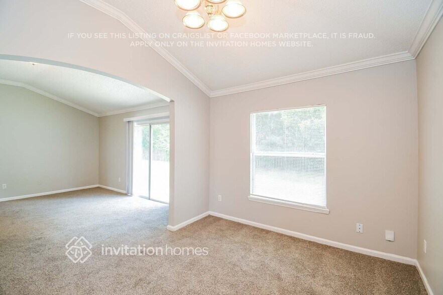 Building Photo - 9294 Thunderbolt Dr
