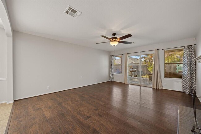 Building Photo - 108 David Dr