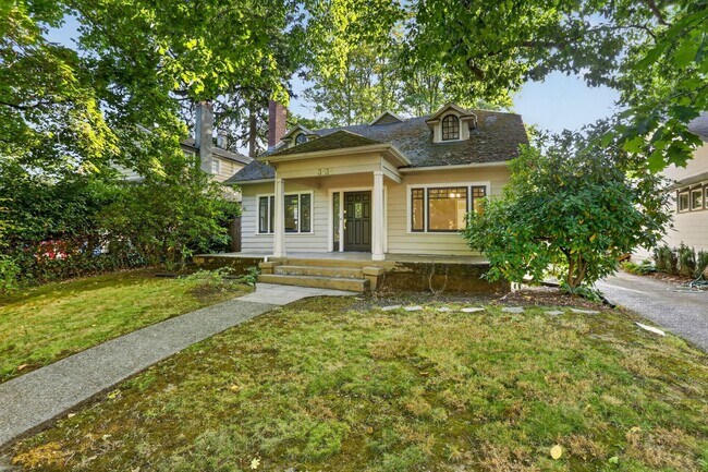 Building Photo - 3434 NE 18th Ave