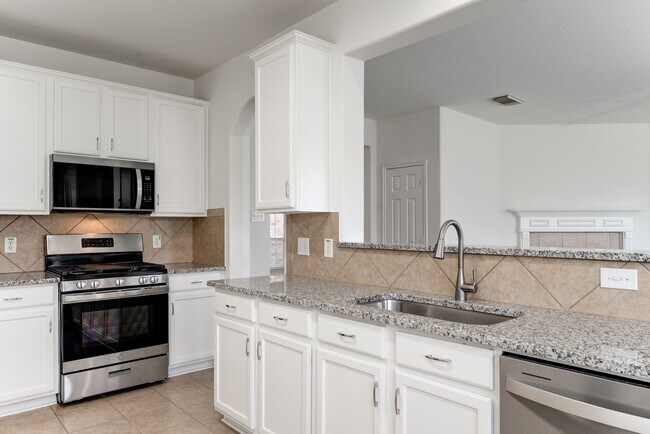 Building Photo - 16906 Shoal Park Dr