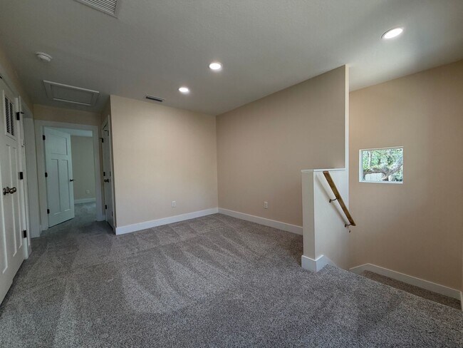 Building Photo - 4409 NW 31st Ave