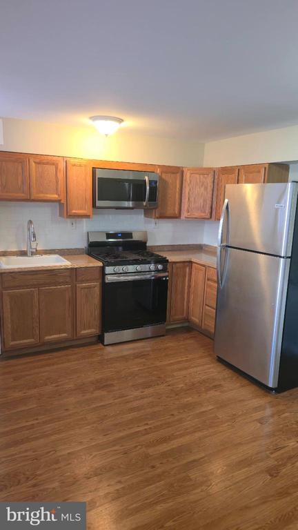 Building Photo - 8004 Gray Haven Rd