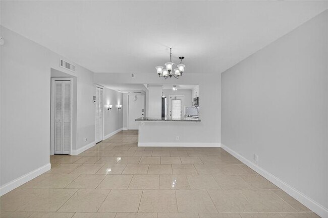 Building Photo - 3090 N Course Dr
