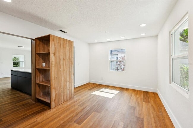 Building Photo - 730 W Swoope Ave