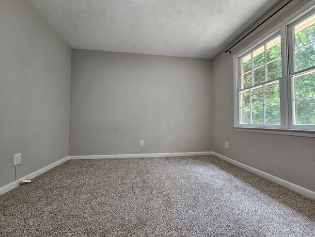 Building Photo - 7490 Beverly Dr
