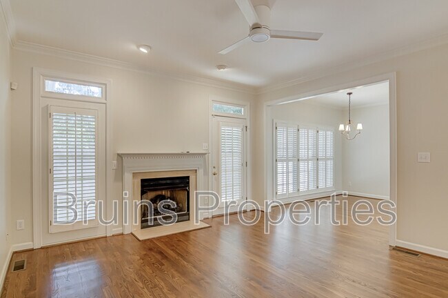 Building Photo - 8 Indigo Cove