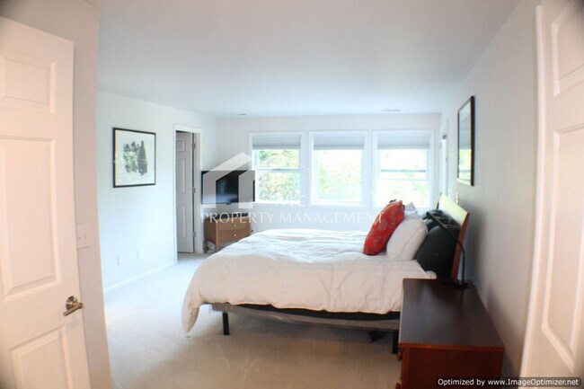 Building Photo - 3-Bedroom Home Nestled on Wooded Lot with ...