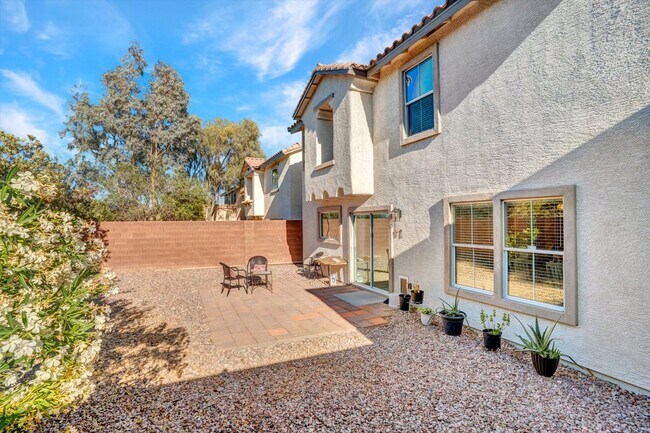 Building Photo - 6924 Ghost Ranch Ave
