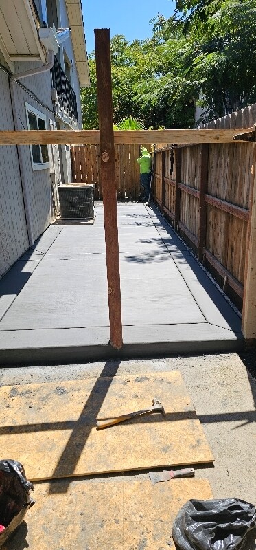 Building Photo - 2540 Antoine Ct