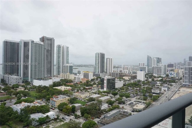 Building Photo - 121 NE 34th St