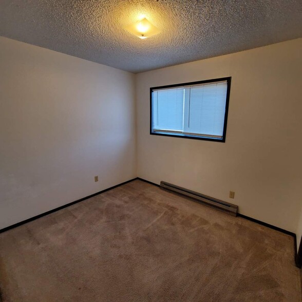 Building Photo - 1224 E 3rd St